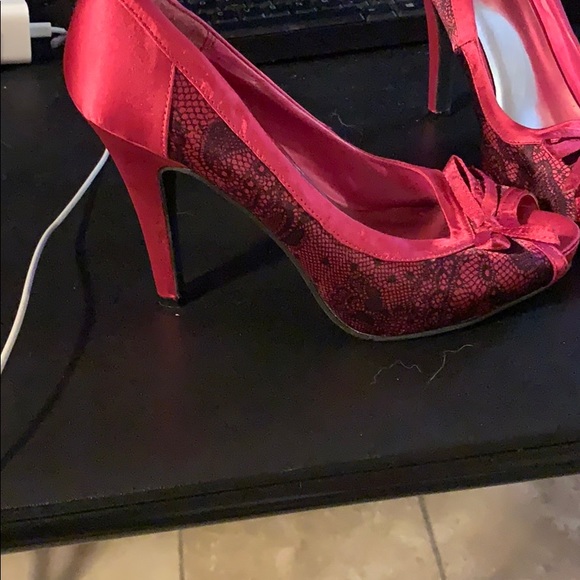 Heals - Picture 2 of 2